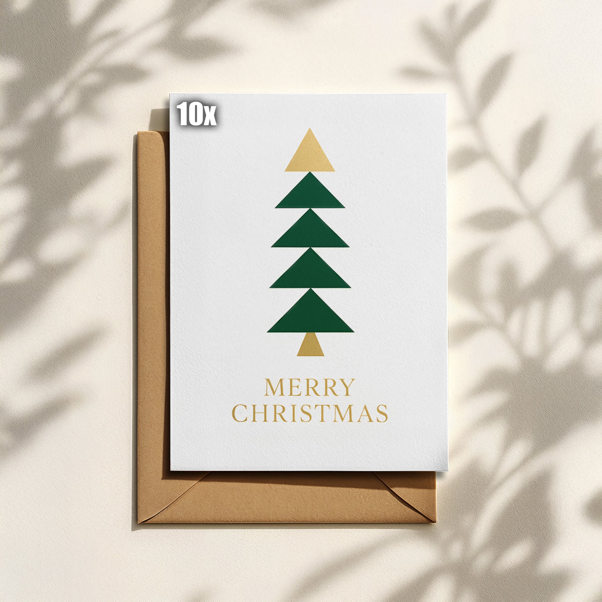 Minimalistische Weihnachtskarte mit geometrischem Tannenbaum